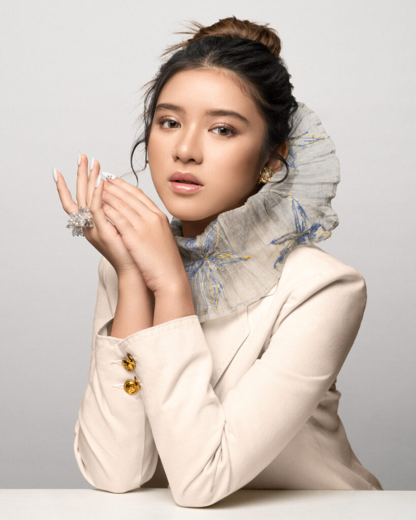 Tiara Andini Penyanyi dan Aktris Indonesia Tampil di HOT51